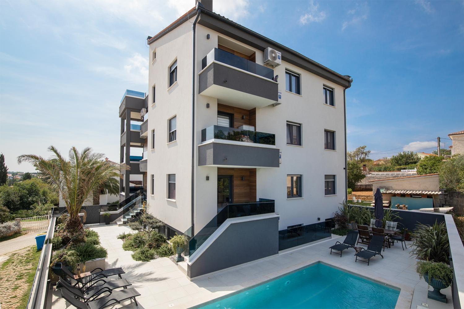 Apartments Sara II Liznjan Exterior photo